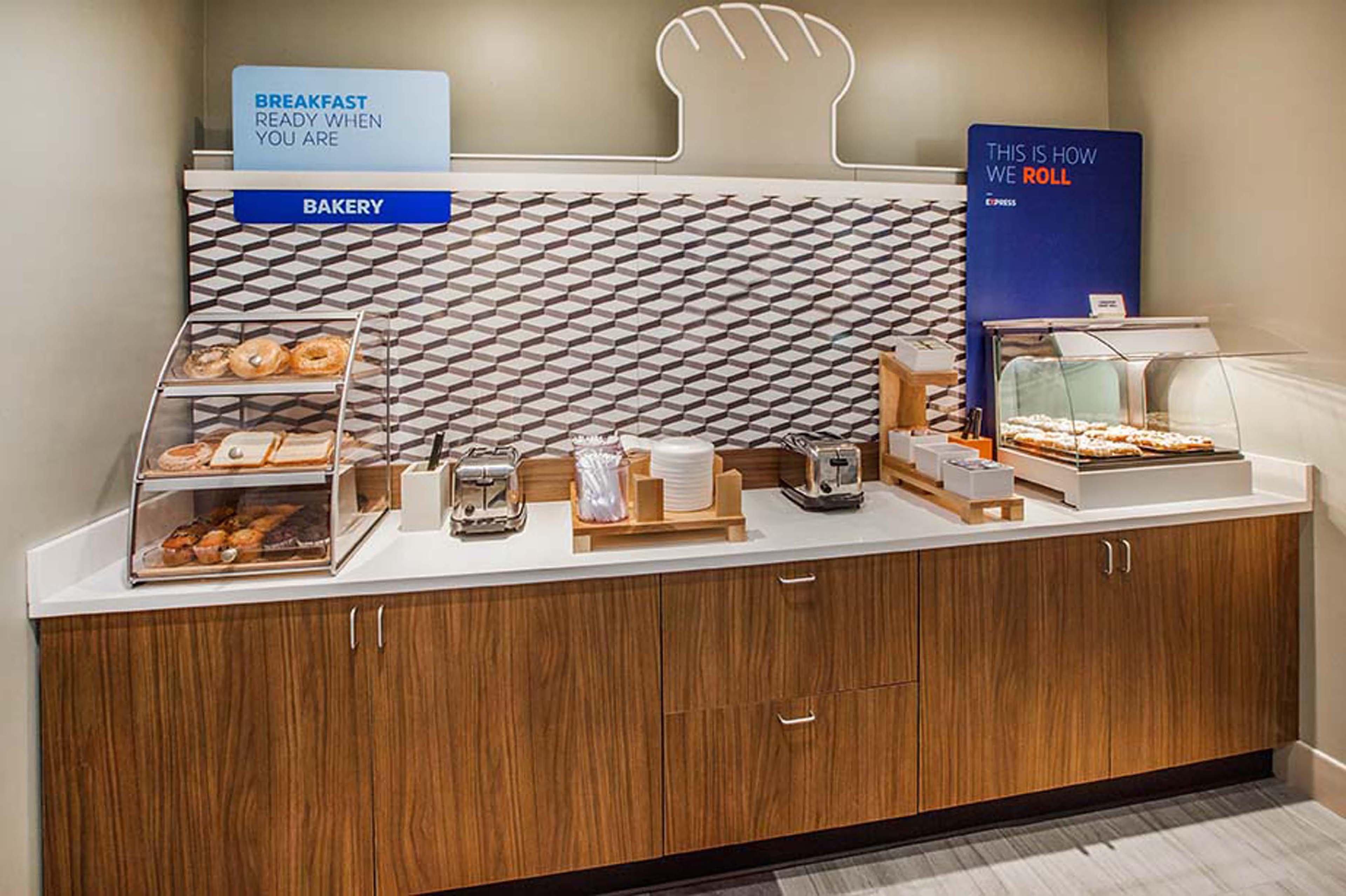 Holiday Inn Express Hotel & Suites Woodland Hills By Ihg Λος Άντζελες Εξωτερικό φωτογραφία