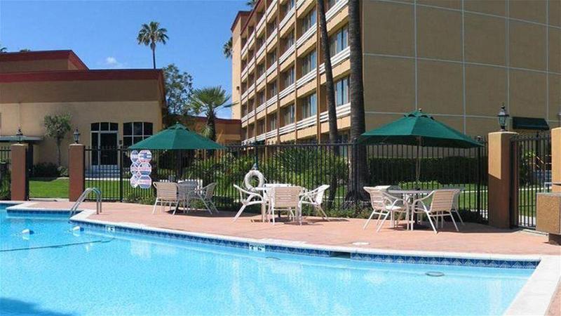 Holiday Inn Express Hotel & Suites Woodland Hills By Ihg Λος Άντζελες Εξωτερικό φωτογραφία